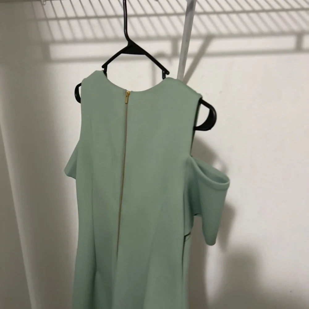 Calvin Klein - Picture 3 of 5